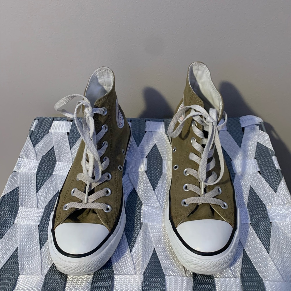 olive converse